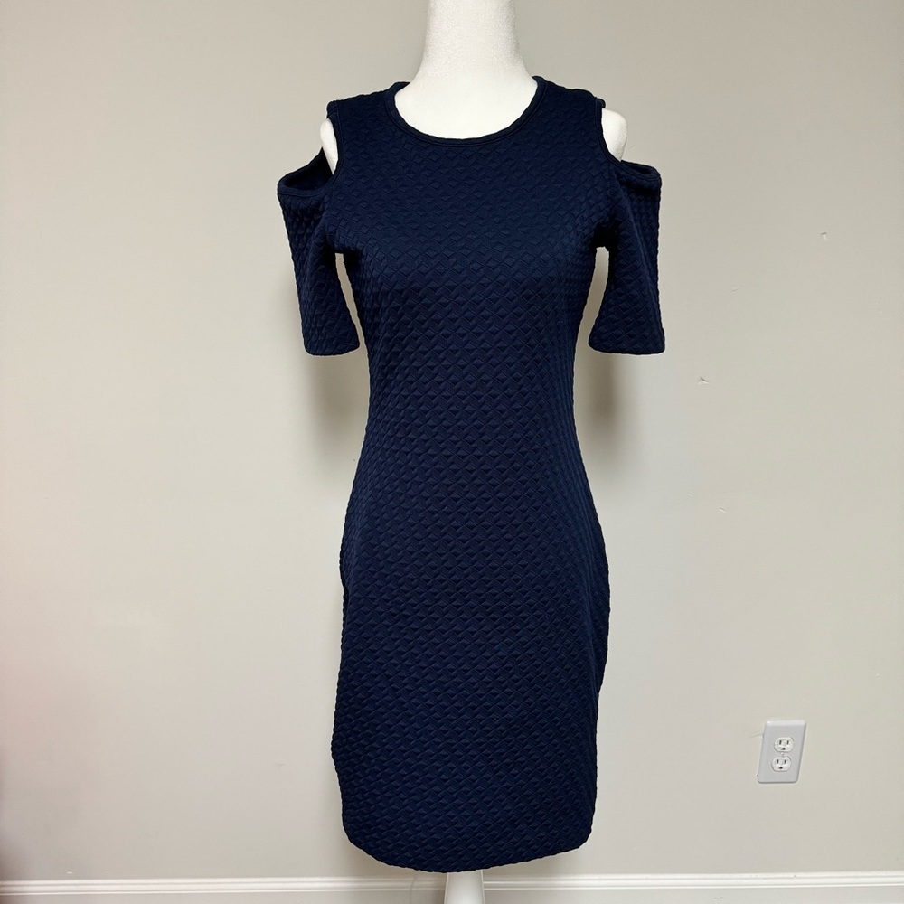 MICHAEL KORS COLD SHOULDER JACQUARD KNIT DRESS IN NAVY BLUE SIZE SMALL